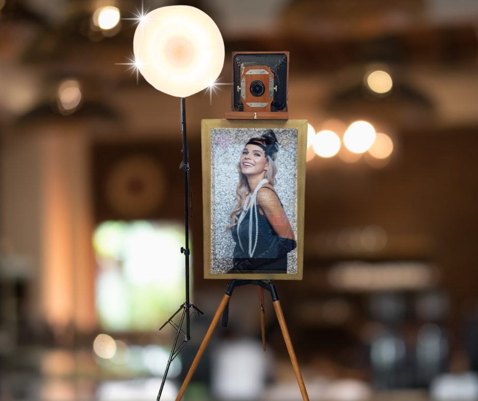 Miroir Vintage Rustique sur chevalet avec caméra à soufflet et éclairage de studio